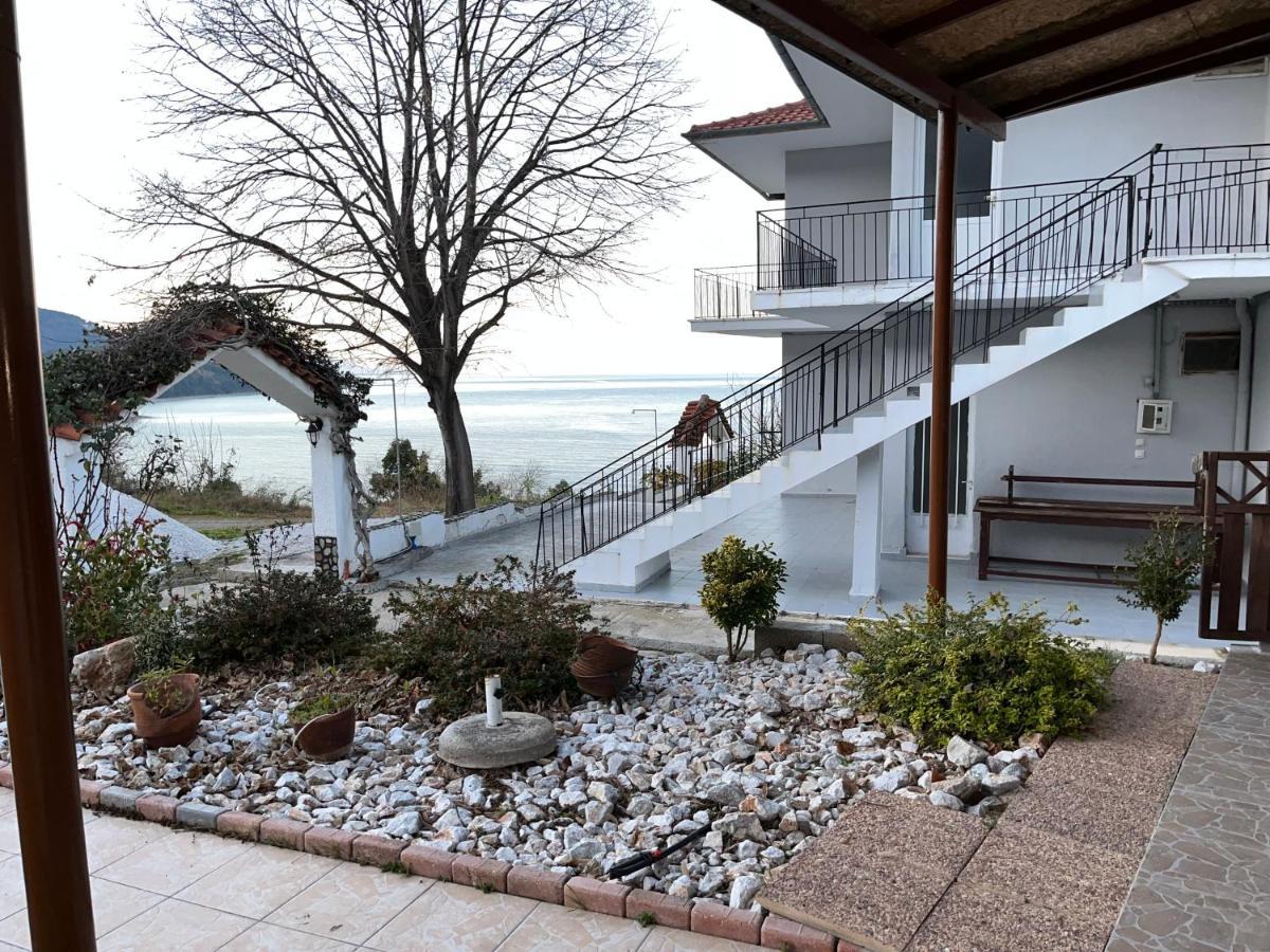 Villa Leonidas Koutsoupia Kokkino Nero Exterior photo